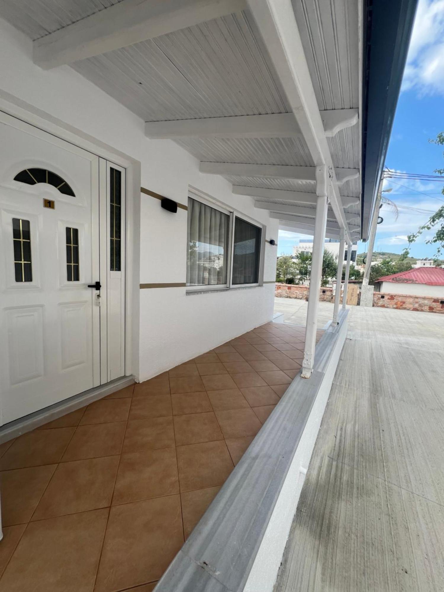 House Pollo Hotel Ksamil Ngoại thất bức ảnh