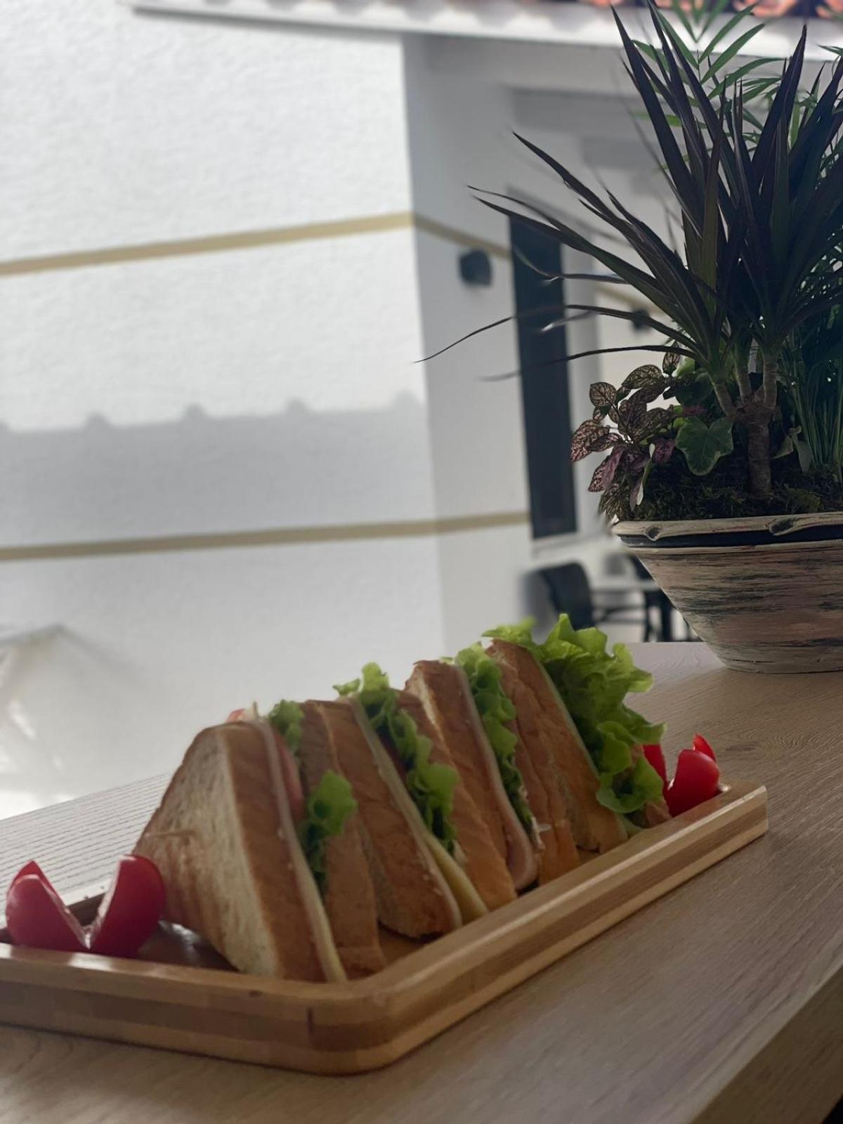 House Pollo Hotel Ksamil Ngoại thất bức ảnh