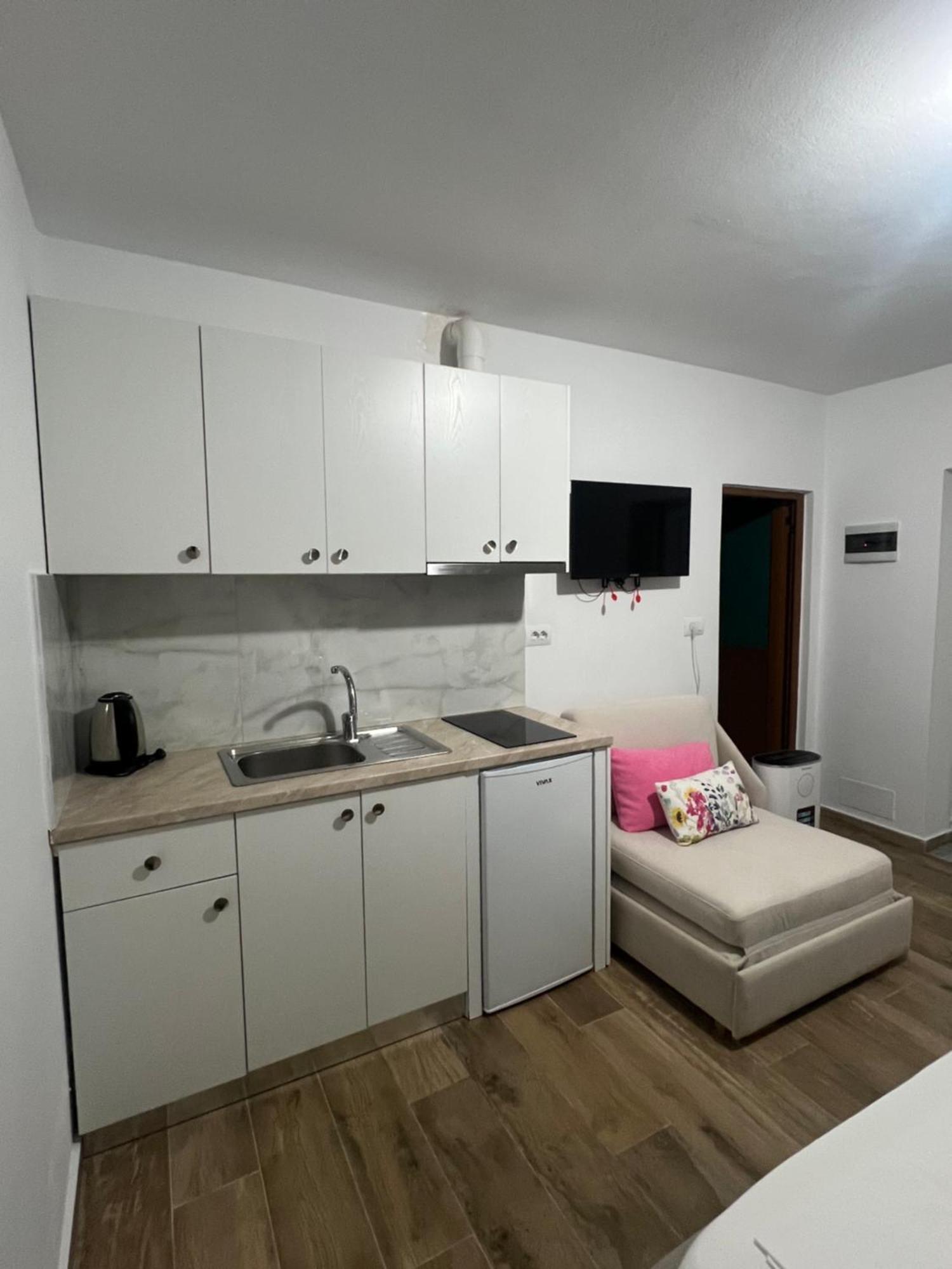 House Pollo Hotel Ksamil Ngoại thất bức ảnh